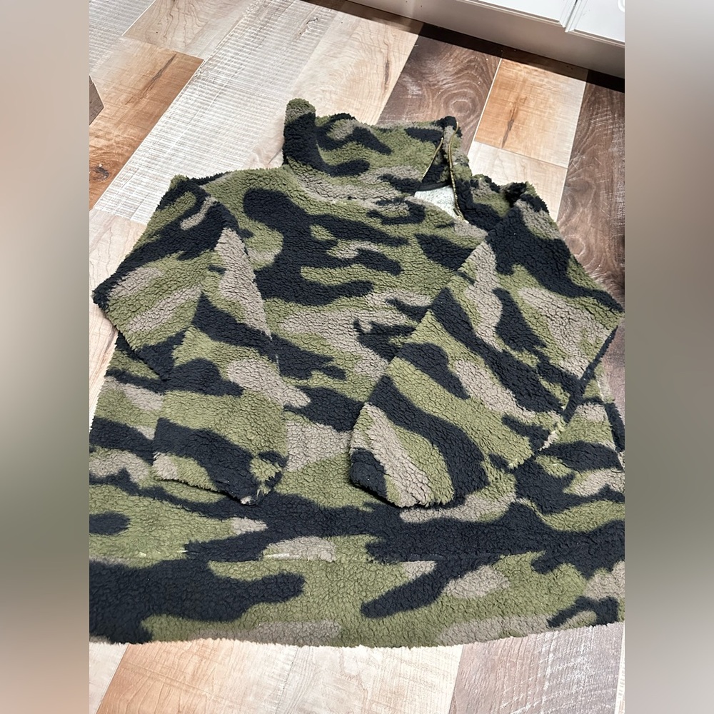 Cato Sherpa Camo Top